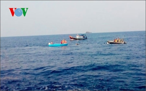 Máy bay SU-22 rơi ở Bình Thuận: Tàu quét kim loại tích cực rà tìm