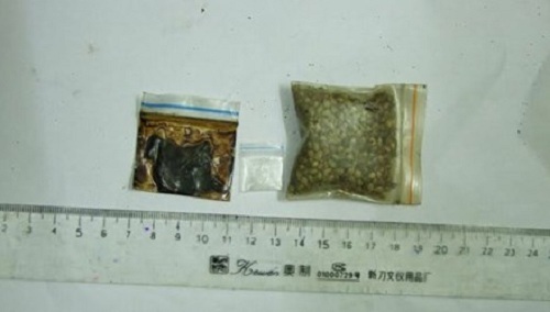 Hà Nội: Lựu đạn, ma túy trong nhà cán bộ chi cục thuế