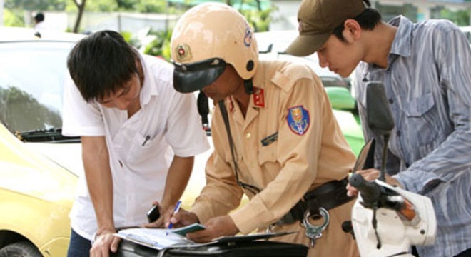 Bị thu bằng lái, nộp phạt tại kho bạc, lấy lại bằng ở đâu?