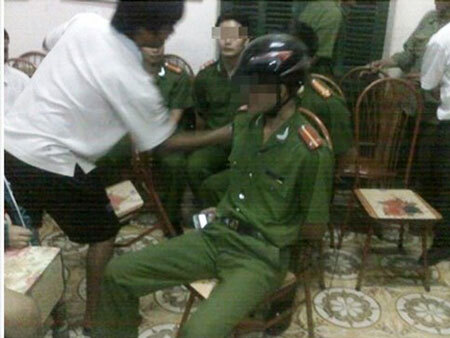 Vụ dân đánh công an: Nhiều mâu thuẫn cần làm rõ