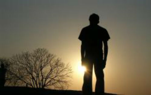 Người cha đáng trách “để lại cho con sự mồ côi”