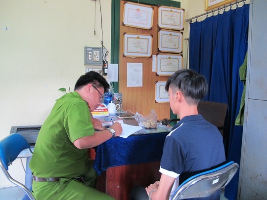 Tạt xăng, châm lửa đốt trả thù nhầm nam sinh lớp 10