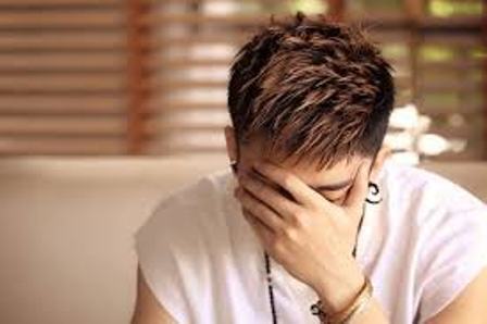 Được bạn trai yêu chiều hết mực nhưng vẫn “đi khách”