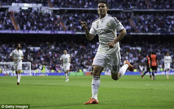 Real Madrid 3-0 Almeria: Thắng đậm trong nỗi buồn Ronaldo