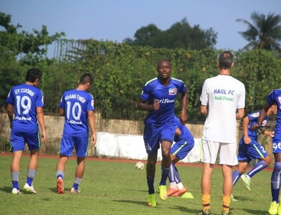 Lộ diện trung vệ