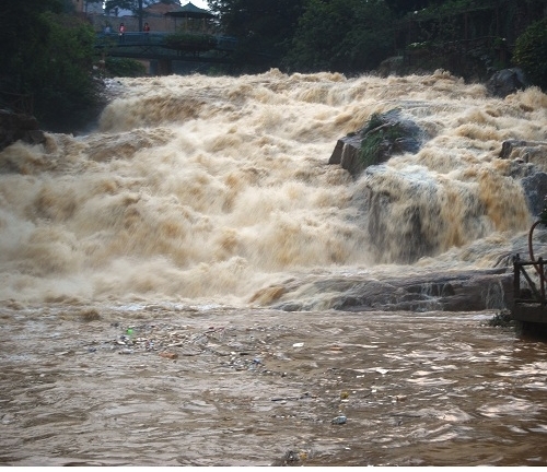 Tìm thấy thi thể người phụ nữ sau 3 ngày bị nước cuốn trôi