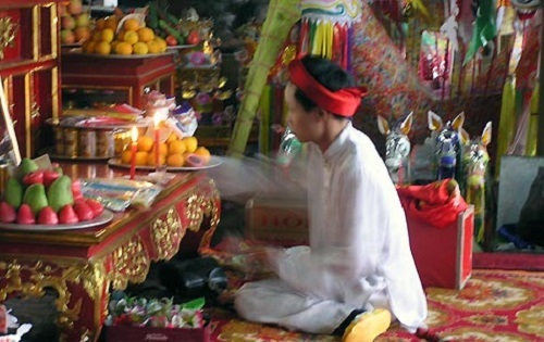 Học nghề phù thuỷ gây họa cho người ắt gặp... quả báo?