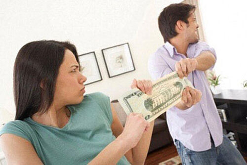 Ngột ngạt vì chồng siêu tiết kiệm