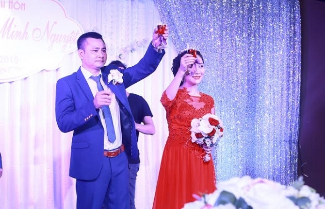 Danh hài Tự Long bất ngờ cưới vợ lần 2