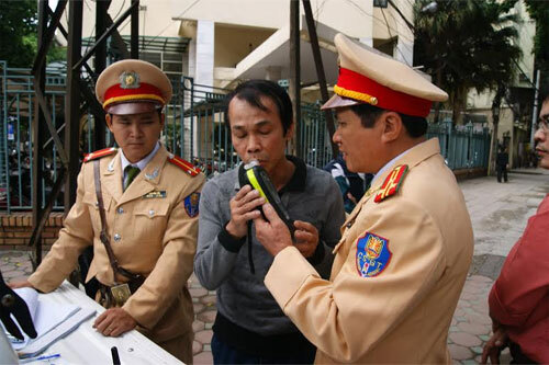 WHO kiến nghị phạt tù lái xe có nồng độ cồn trong máu cao