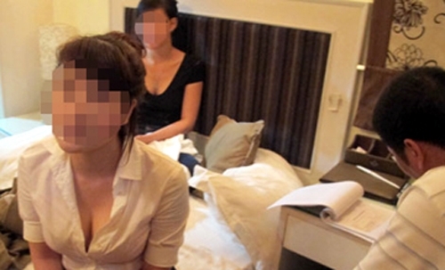 Con đường sa chân làm gái bán dâm của sinh viên thất nghiệp