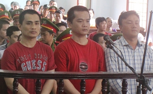 Huy động gần 60 đàn em đi 