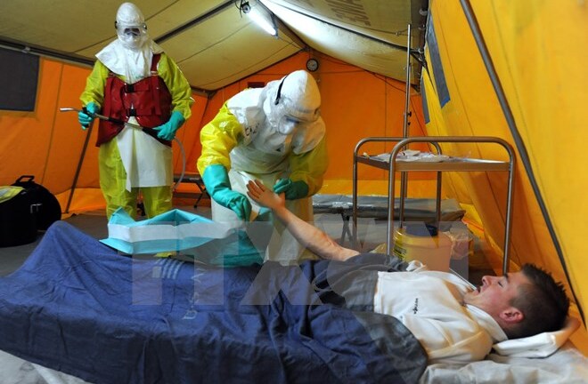 Một y tá người Italy bị phát hiện dương tính với virus Ebola