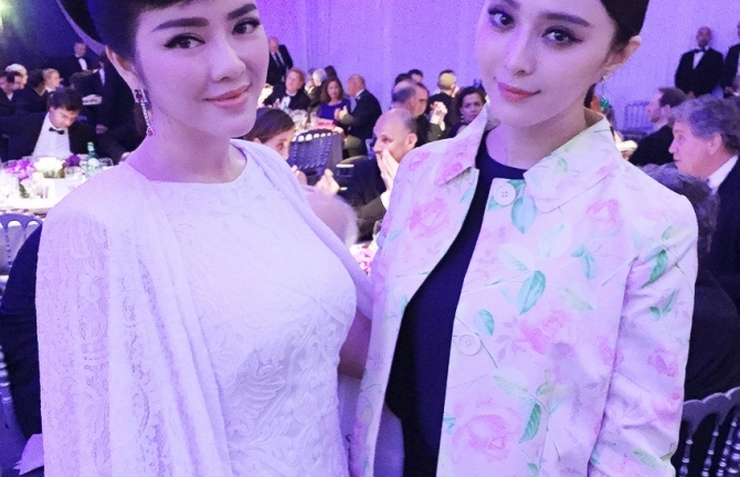 Lý Nhã Kỳ tinh khôi đọ sắc Phạm Băng Băng trên thảm đỏ Cannes