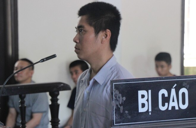 Bị HIV vẫn cố hại đời bé gái 12 tuổi