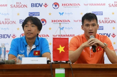 Không có song sát, Miura còn doạ cho Công Vinh, Công Phượng dự bị