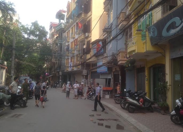 Nữ sinh lớp 8 rơi từ biệt thự 5 tầng xuống đường phố