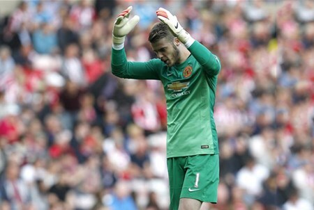 Vẫy tay chào CĐV M.U, De Gea chuẩn bị gia nhập Real?