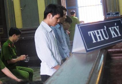 Nghi vợ ngoại tình, nhờ bạn đánh 