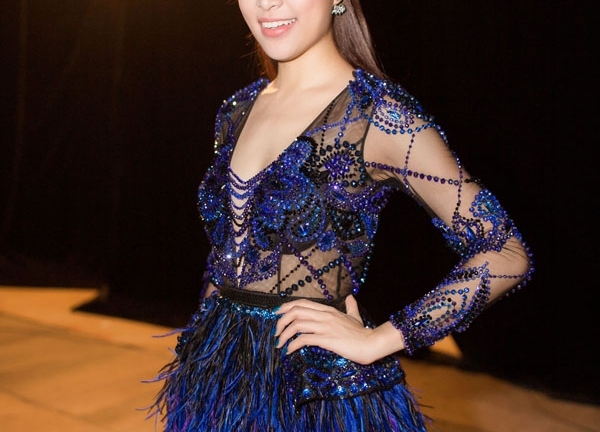 Hoàng Thuỳ Linh sexy