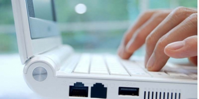 Lấy máy tính của người yêu để xóa “ảnh nóng” phạm tội gì?