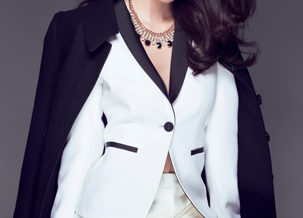 Thủy Tiên tái xuất showbiz sau đám cưới đình đám với Công Vinh