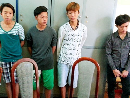 Rút dao đâm chết người chỉ vì 