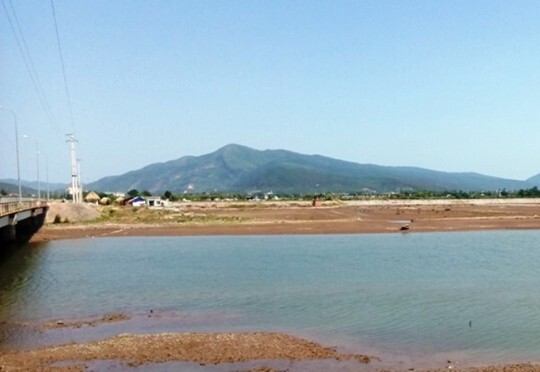 Thách nhau nhảy cầu, nam sinh đập đầu vào đá tử vong