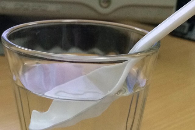 Cẩn trọng với nước ép trái cây trôi nổi