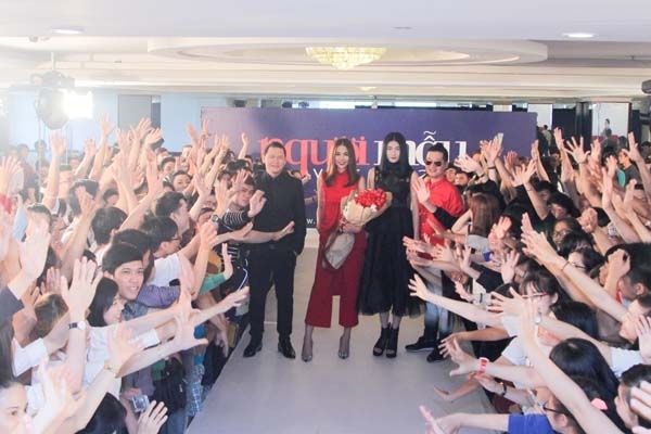 Thí sinh Cần Thơ “bùng nổ” khi Thanh Hằng xuất hiện trên sàn catwalk