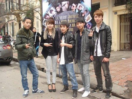 Ảnh Sơn Tùng ngây ngô khi còn hát 