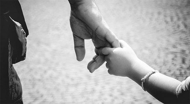 Mẹ độc thân lên mạng ‘thuê bố’ cho con trong ngày 1/6