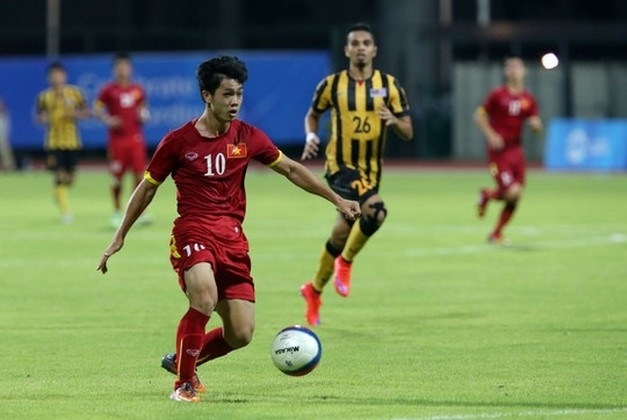 Vì sao Công Phượng không được sút phạt đền?