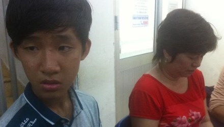 Cháy đen toàn thân vì nghe điện thoại lúc có sấm sét