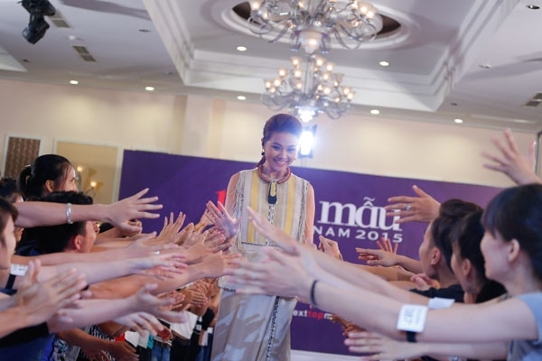 Hàng nghìn người mẫu TP.HCM 