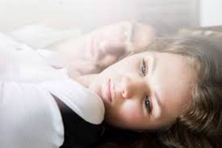 Người yêu cũ của chồng quay về tranh giành với tôi