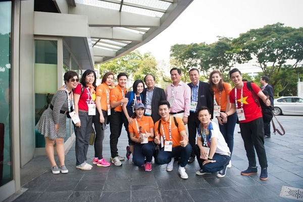 Á hậu Tú Anh