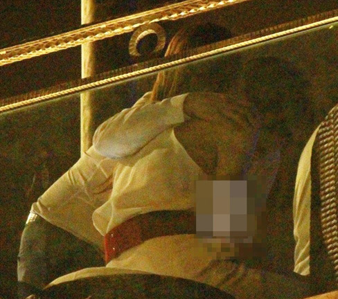 Chân dung đại gia dính tin đồn đang cặp kè Hà Hồ, rũ bỏ một người đẹp