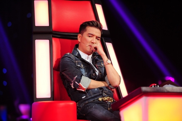 Đàm Vĩnh Hưng bị “chọc quê” muốn “đập đầu” vào ghế nóng