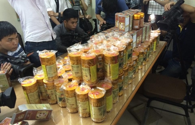 Triệt phá xưởng sản xuất thực phẩm làm đẹp giả sản phẩm nhập khẩu