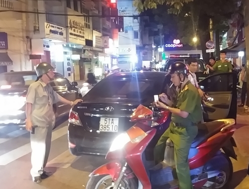 Giữa Sài Gòn, cảnh sát nổ súng trấn áp tội phạm ma túy