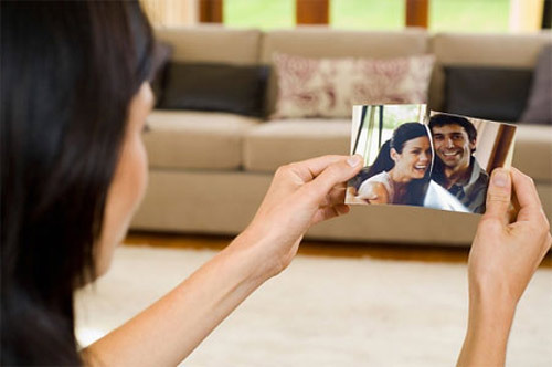 Chồng vẫn “qua đêm” với... vợ cũ