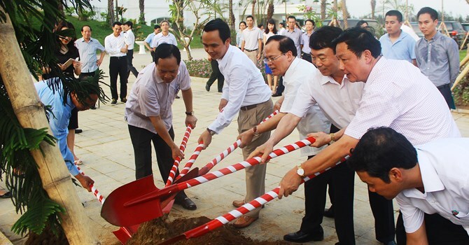 Chủ nhiệm Ủy ban Kiểm tra TW thăm dự án của Tập đoàn FLC