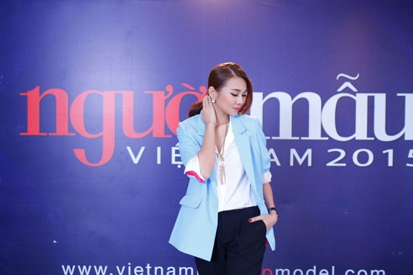 Những biểu cảm “khó đỡ” của Thanh Hằng khi tuyển người mẫu