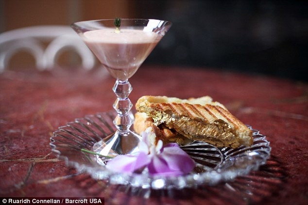 Bánh sandwich đắt nhất thế giới có gì?