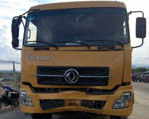 Xe tải đụng xe máy, 3 người tử vong tại chỗ