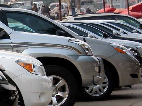 Phí mới với xe ô tô dưới 7 chỗ: Không làm tăng giá xe?