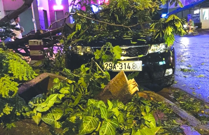 Thiệt hại của trận “siêu giông” một phần có lỗi của công tác cảnh báo?