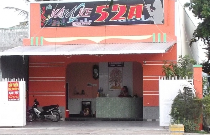 Dùng dao “nói chuyện” trong quán karaoke, một thanh niên chết tức tưởi