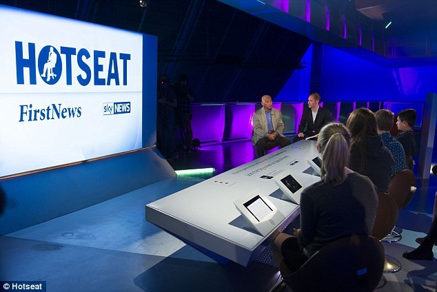 Giám đốc NASA tin sinh vật ngoài trái đất tồn tại